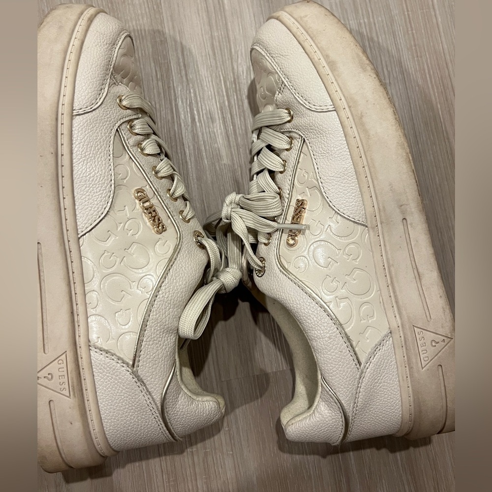GUESS Women's Off-White Logo Sneakers